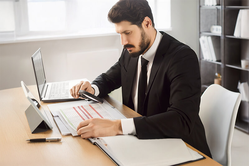 Auditoría forense y peritaje contable en empresas corporativas